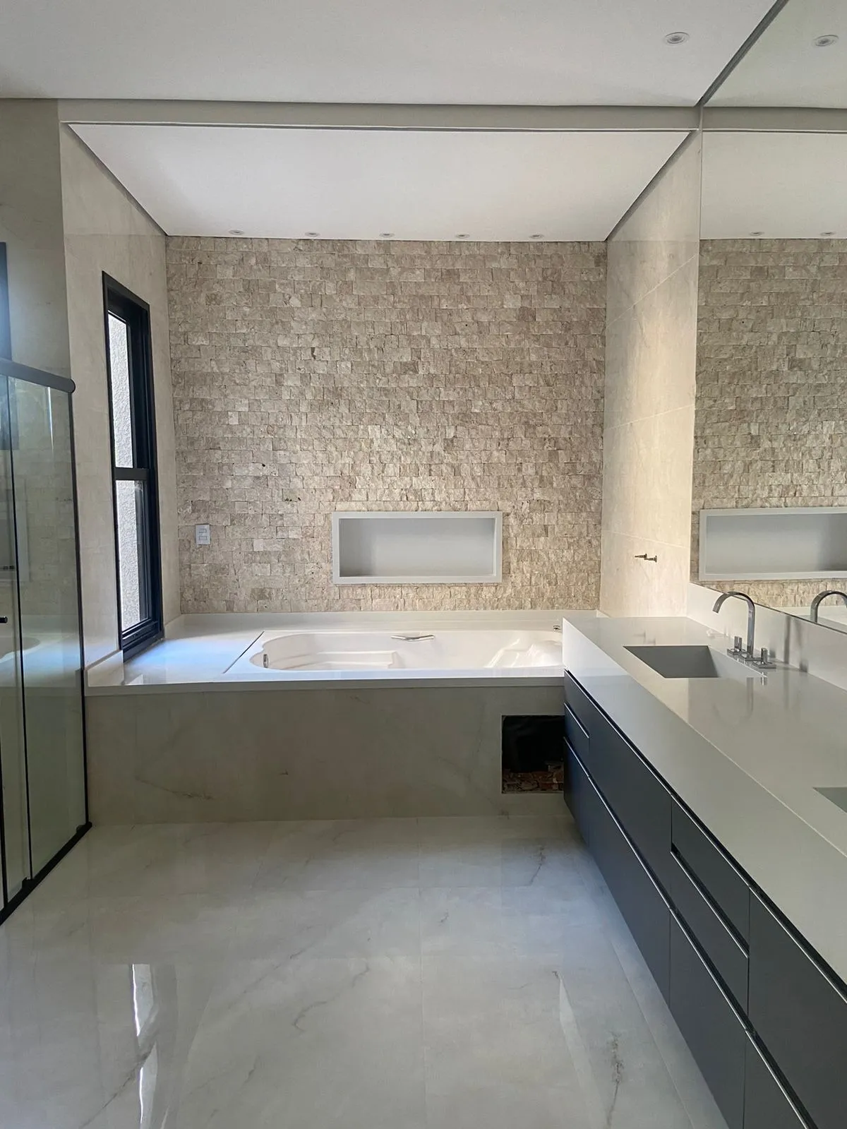Imagem EXECELENTE CASA DE 630M² NO RESIDENCIAL GENESIS 2!!