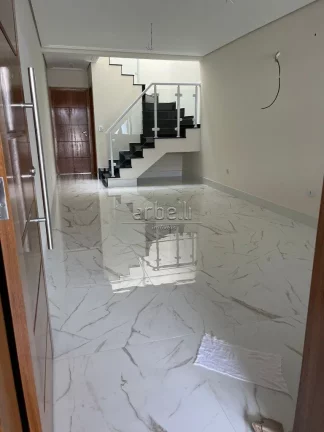 Imagem Sobrado com 165 metros quadrados, com 3 dormitórios sendo 1 suíte com varanda, 3 banheiros, 1 lava...