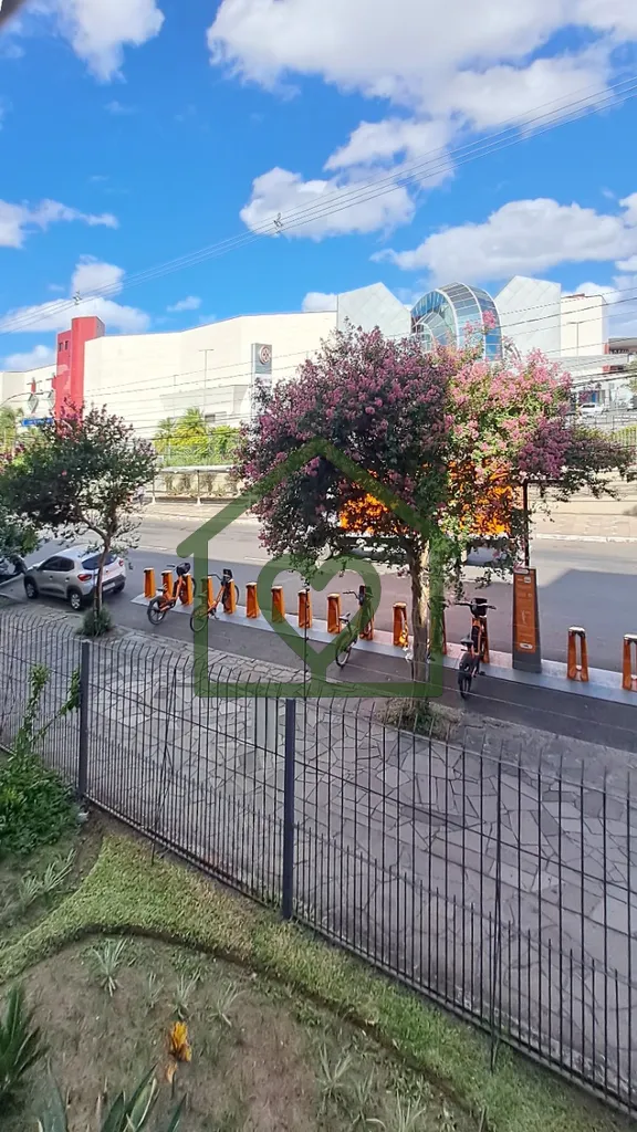 Imagem Apartamento de 2 dormitórios no bairro Jardim Botânico em Porto Alegre. 
 
Localização privilegi...