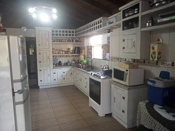 Imagem Excelente imóvel, Casa ampla 400m², 3 suítes, Piscina, Águas Claras, Viamão