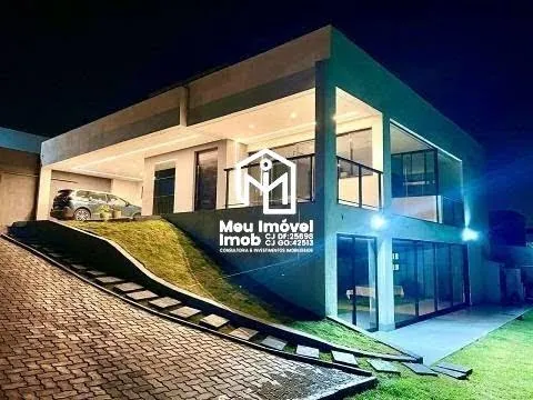 Imagem Casa 3 Quartos 3 Suítes 4 Vagas 600 m² Cessão Arniqueiras