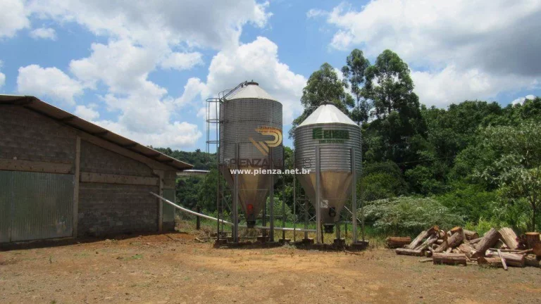 Imagem Granja para Venda em Lindóia do Sul, Interior
