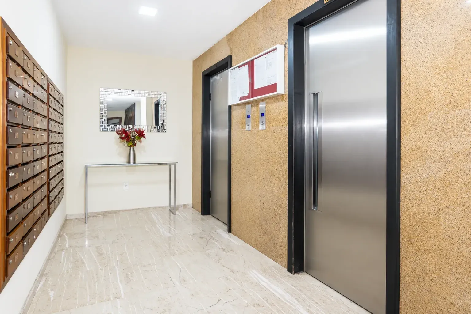 Imagem Apartamento com 1 Quarto à Venda ou Locação, 57 metros em Centro - Florianópolis