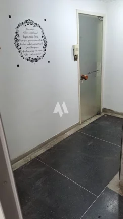 Imagem Sala Comercial à venda com 1 sala e pronta para uso no Centro de São Vicente/SP