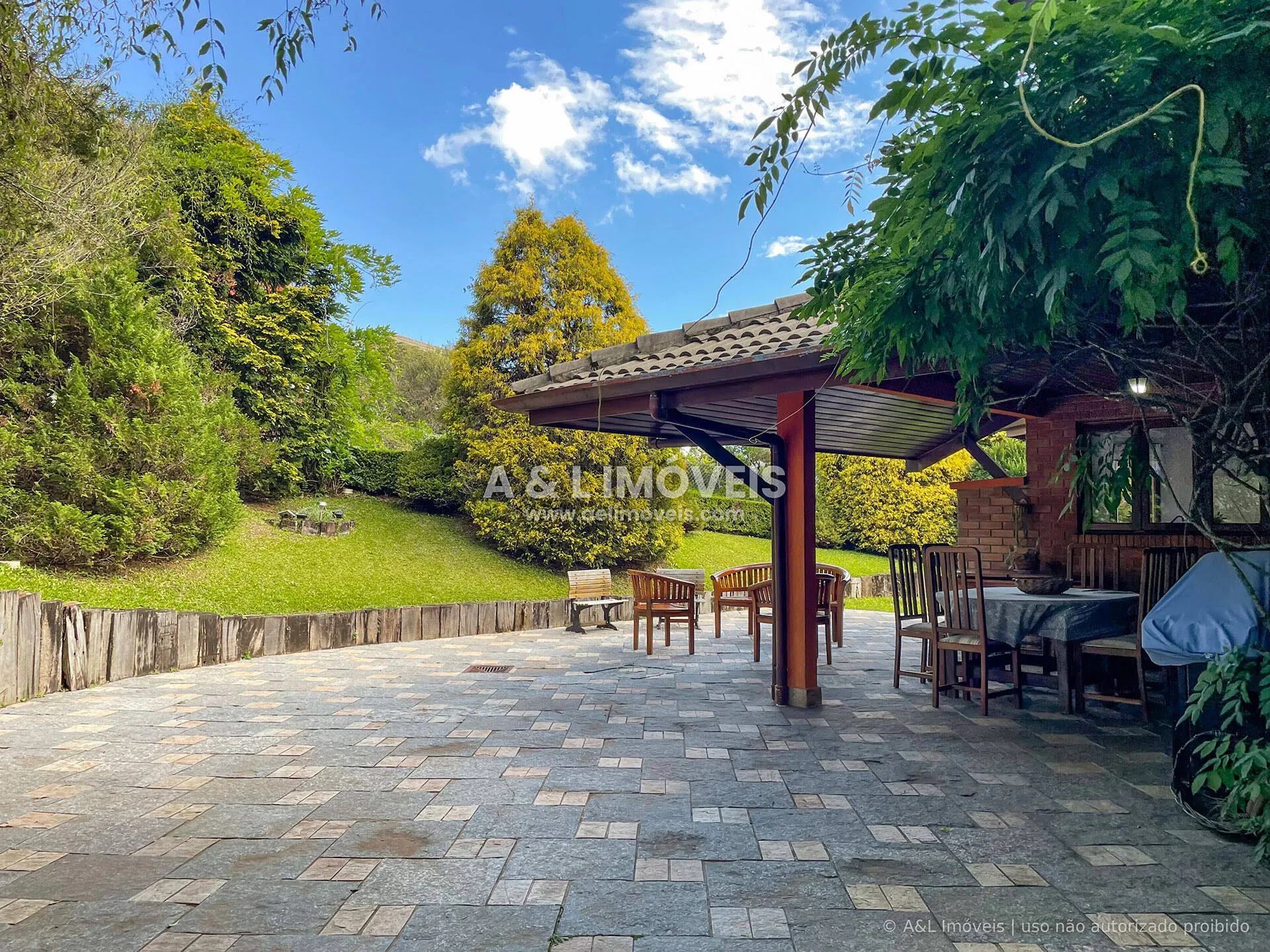 Imagem Casa à venda em Campos do Jordão | 4 suítes e 206,85 m²