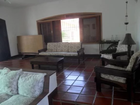 Imagem CASA LADO LINHA - 2 LOTES - PISCINA E CHURRASQUEIRA