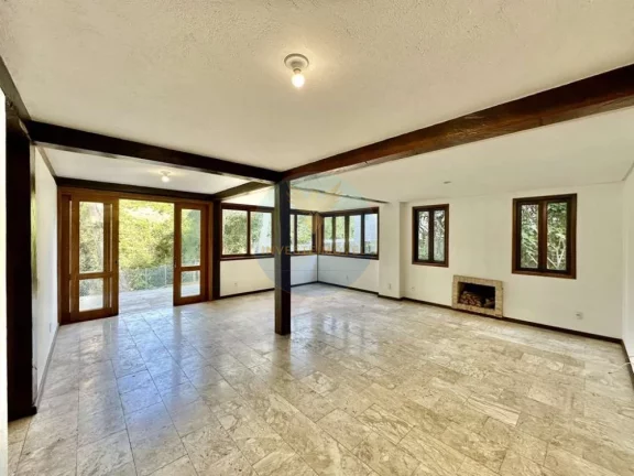 Imagem Casa em Condomínio a Venda no bairro Granja Viana - Carapicuíba, SP
