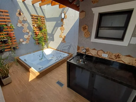 Imagem Espaçosa Casa Geminada 3 Quartos em Caiçara, Praia Grande