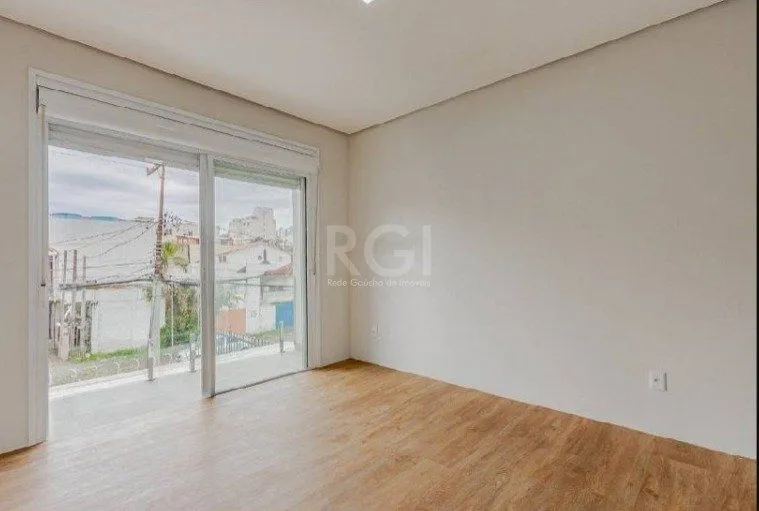 Imagem Casa para Venda - 220m², 3 dormitórios, sendo 2 suites, 2 vagas - Partenon
