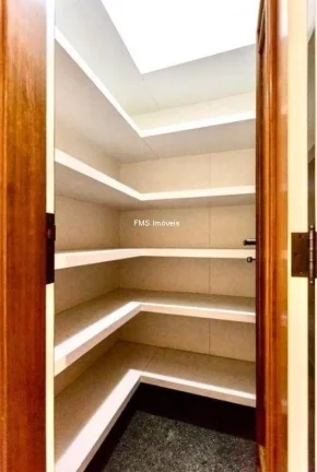 Imagem Apartamento em Moema, São Paulo-SP, com 4 quartos, 4 suítes e 235m²! Venha conferir!