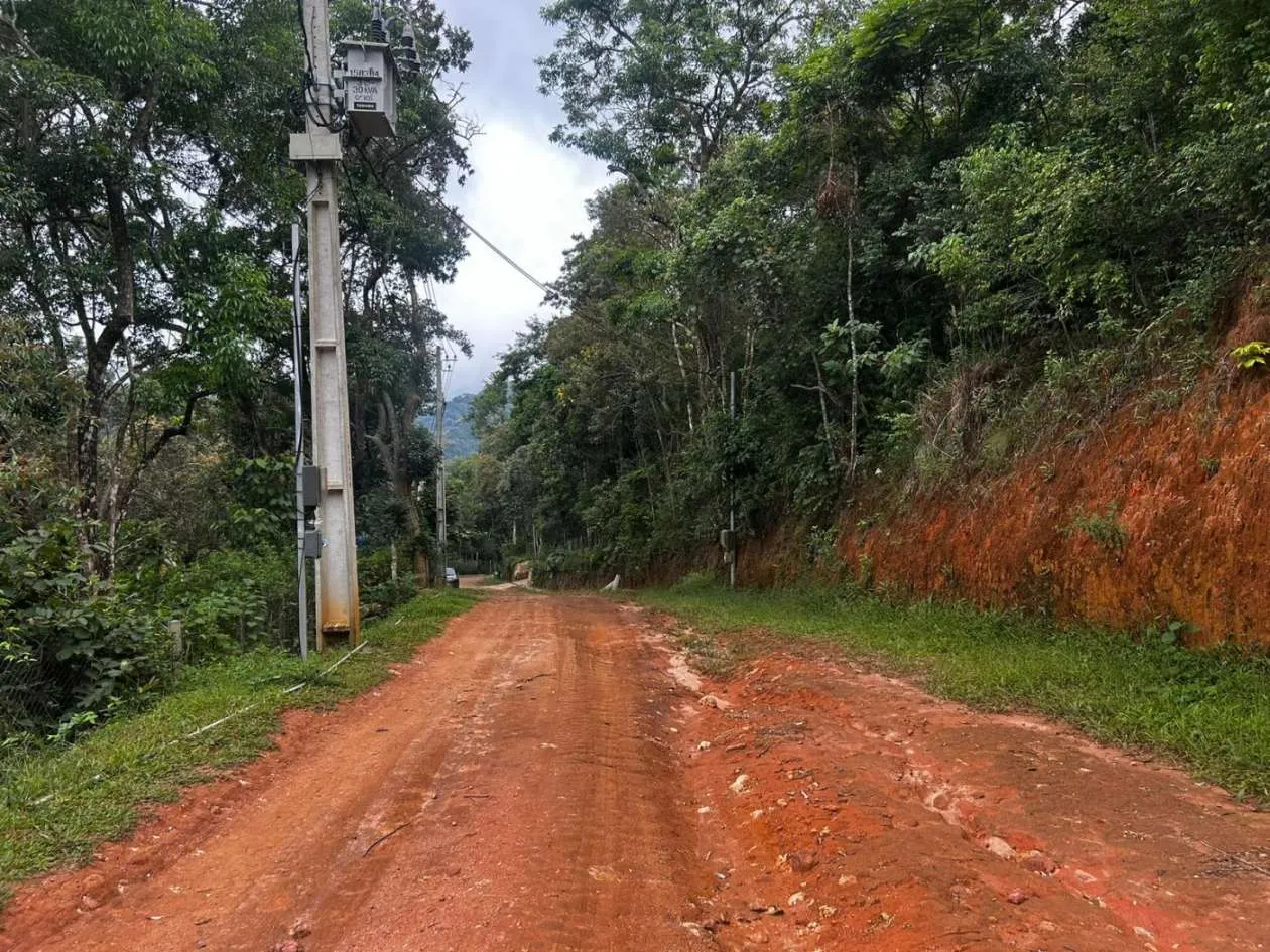 Imagem Terreno em Condomínio para Venda em Petrópolis / RJ no bairro Araras