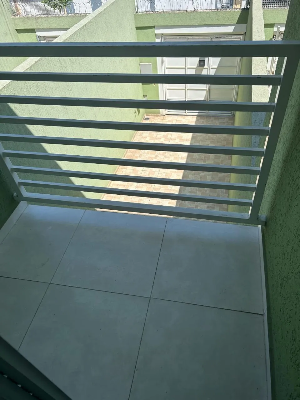 Imagem Sobrado Frontal para Locação na Cidade Líder - Excelente Custo-Benefício