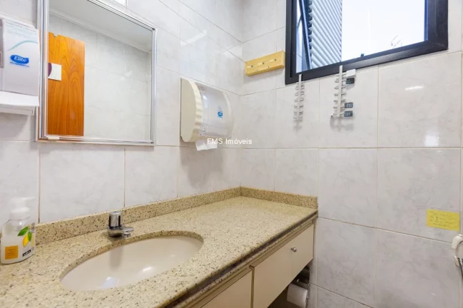 Imagem Conjunto Comercial à Venda ou Locação no Itaim Bibi.