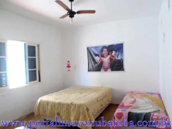 Imagem AT: 480m2 - AC: Aprox: 200 m2 - Esquina - 600 mts da Praia.