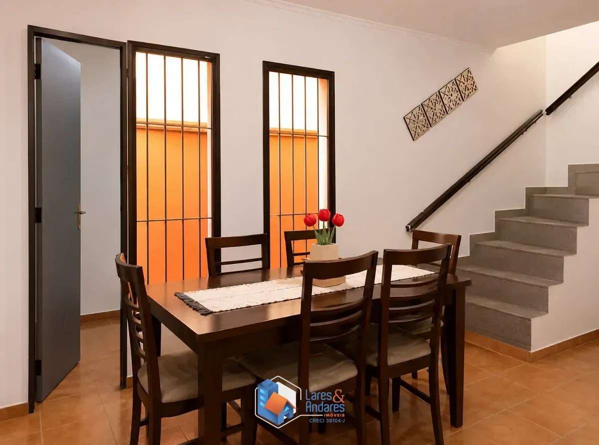 Imagem Sobrado para venda em Jardim Cachoeira com 3 quartos, sendo 1 suíte, 120m²