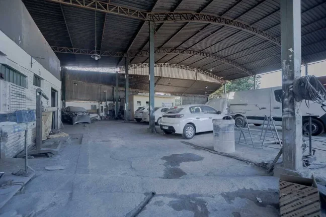 Imagem Excelente terreno com galpão construído, bem próximo da Rodovia Fernão Dias