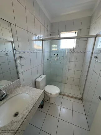 Imagem Alugue uma casa de luxo em condomínio exclusivo em Catu de Abrantes, Camaçari-BA! 5 quartos, 5 suítes, 3 salas, 2 banheiros, 2 vagas de garagem e 300m² de área.