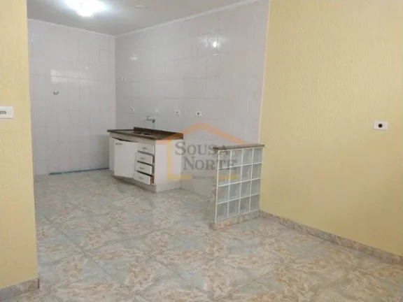 Imagem Casa térrea, 1 dormitório com closet, sala 2 ambientes, cozinha, banheiro social, lavanderia, pequ...