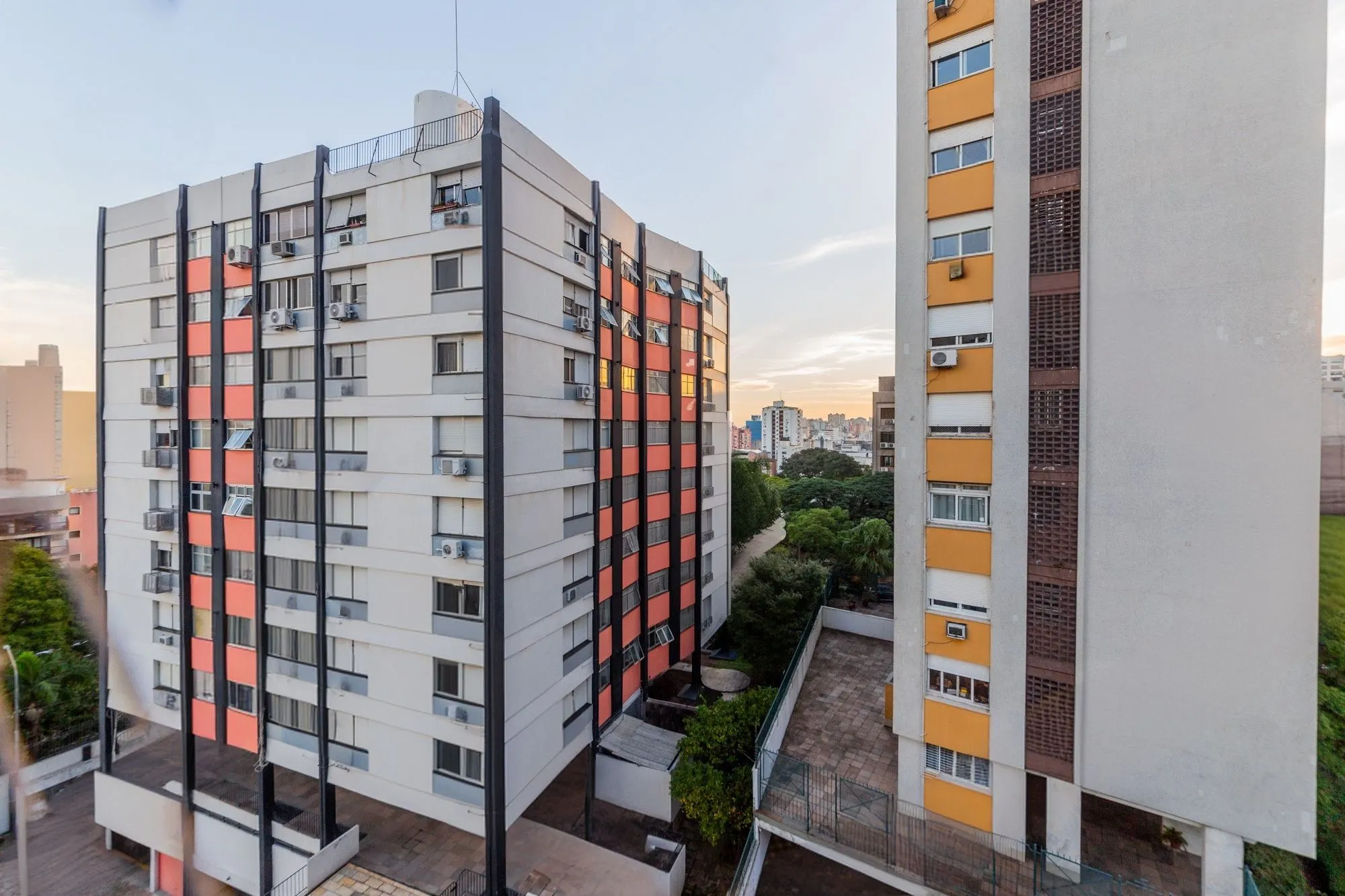 Imagem Apartamento com 2 suites, lavabo e 2 vagas de garagem no Bairro Rio Branco
