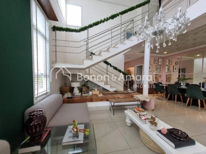 Imagem Casa com 4 Quartos e 5 banheiros à Venda, 308 m²