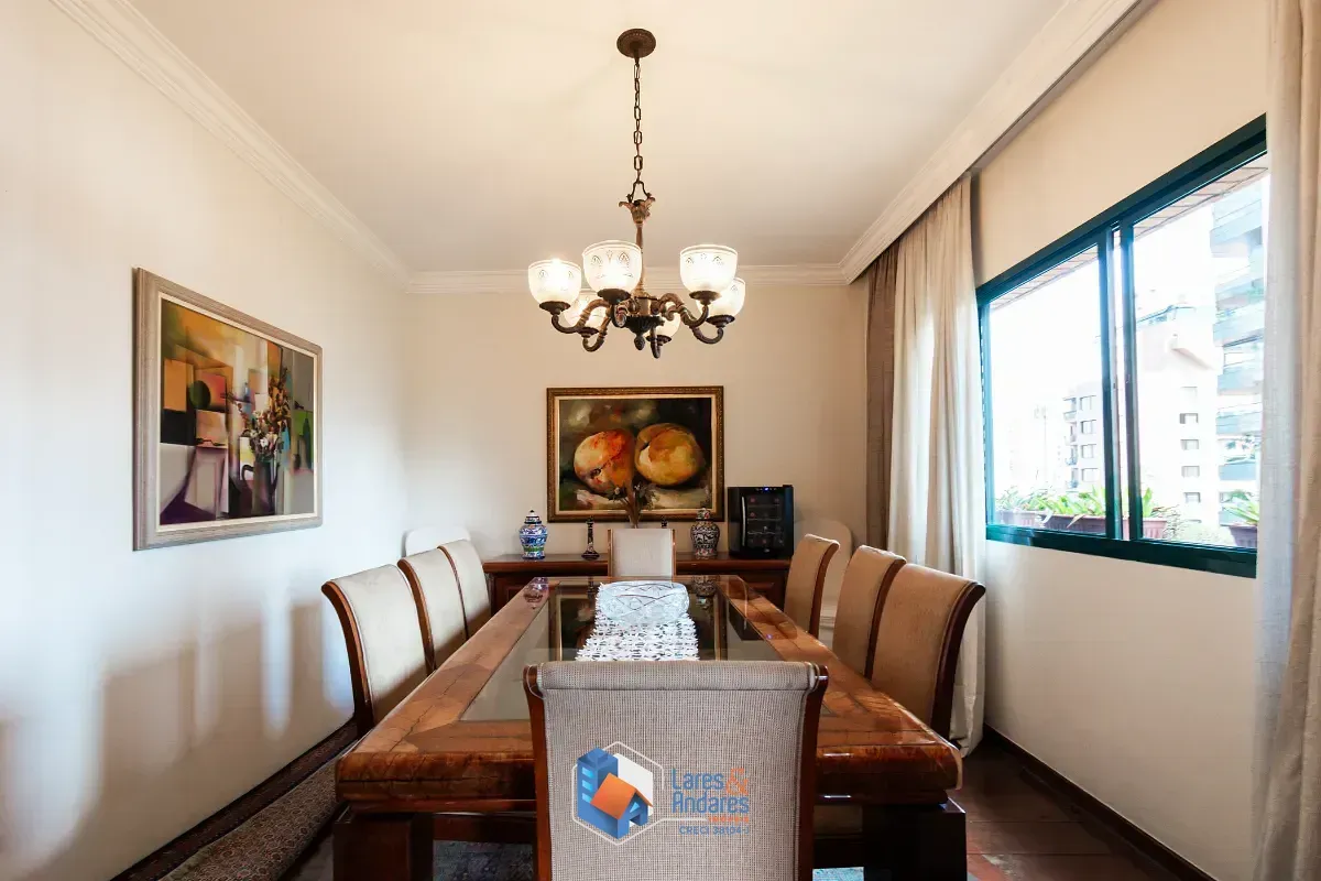 Imagem Apartamento para venda em Moema com 4 quartos, sendo 3 suítes, 222m²