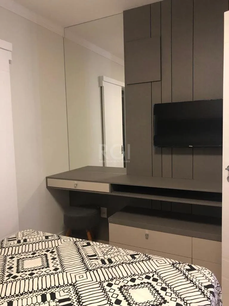 Imagem Apartamento 1 dormitório com suíte ,lavabo e vaga próximo ao Hospital Moinhos de Vento