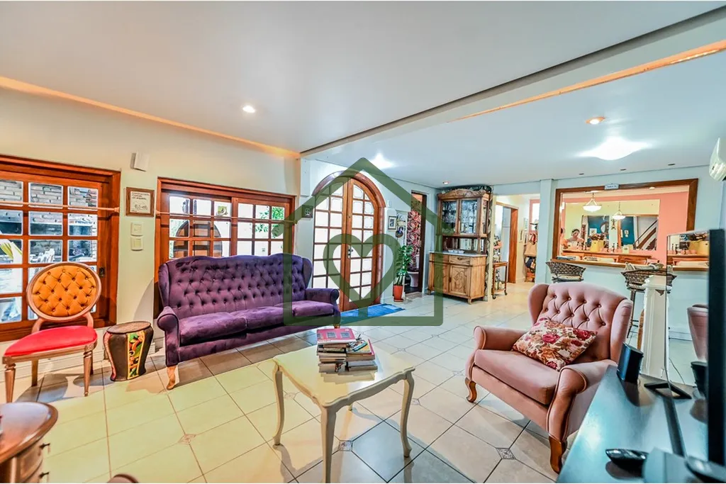 Imagem Descubra o lar dos seus sonhos nesta excepcional casa de condomínio à venda em Porto Alegre, RS. S...