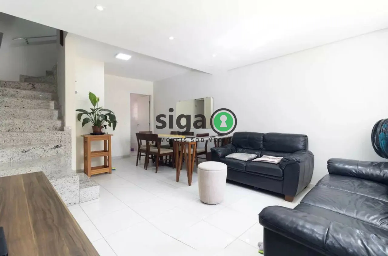 Imagem Casa em Condomínio com Suíte e 2 Vagas em Ambiente Exclusivo.