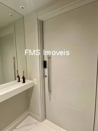 Imagem Imperdível! Apartamento à venda em São Paulo-SP, na Vila Dom Pedro I, com 3 quartos, 3 suítes e 160m². Agende sua visita!