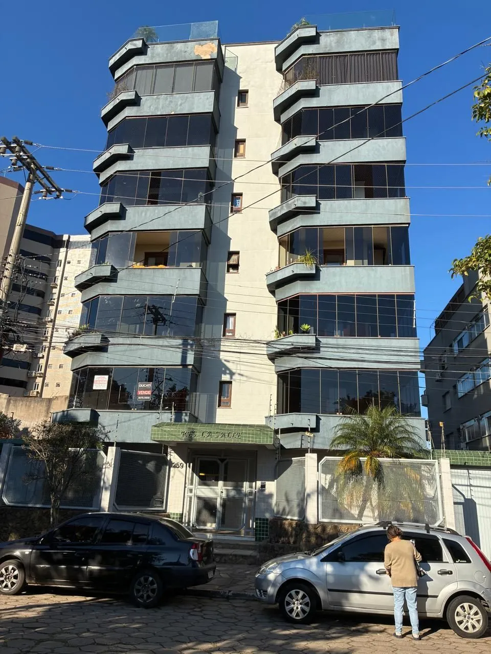 Imagem Excepcional Apartamento com 3 dormitórios no centro de Canoas.