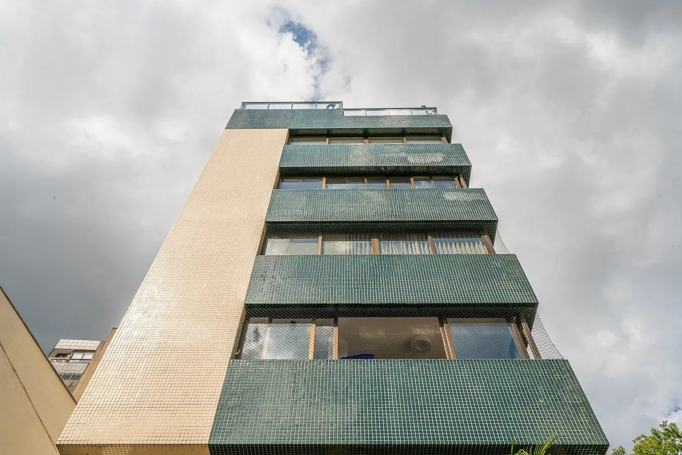 Imagem Apartamento de 3 dormitórios com 1 suíte, semimobiliado.