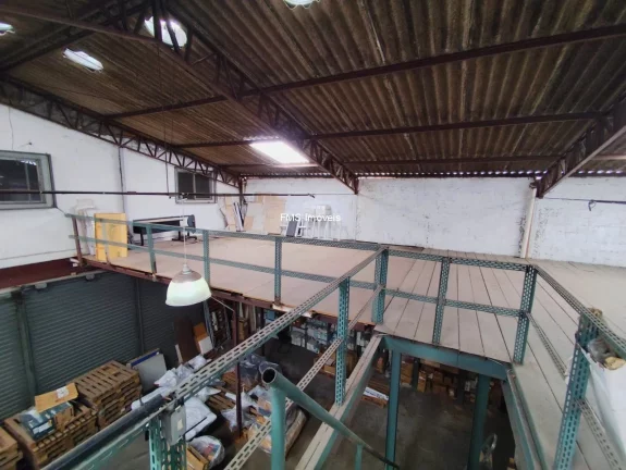 Foto do imóvel Galpão Comercial para Locação na Barra Funda, São Paulo-SP: 2 banheiros, 3 vagas de garagem, 600m² de Área