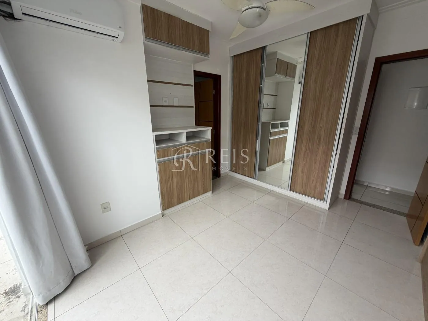 Imagem Casa para Venda em Rio das Ostras, Chácara Mariléa, 3 dormitórios, 1 suíte, 4 banheiros, 2 vagas
