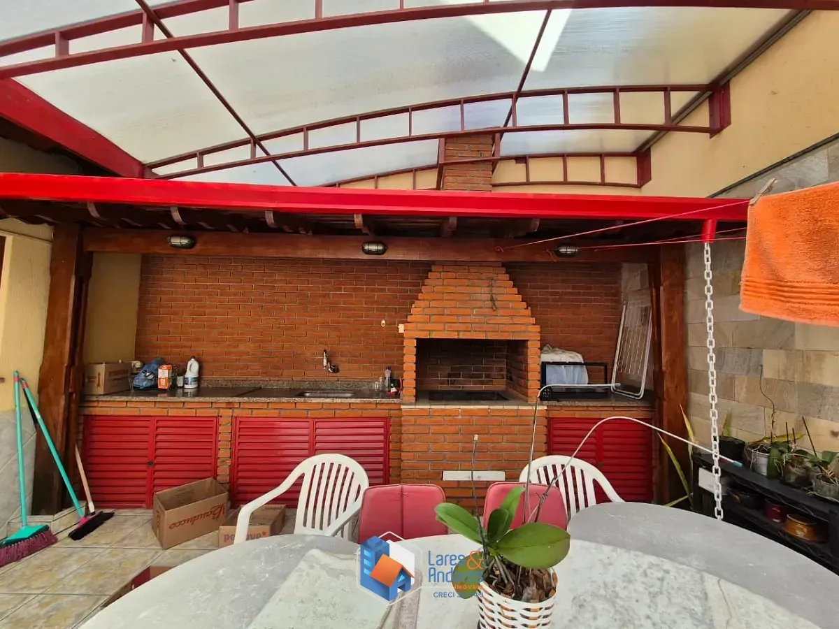 Imagem Casa para venda em Parque São Domingos com 3 quartos, sendo 1 suíte, 313m²