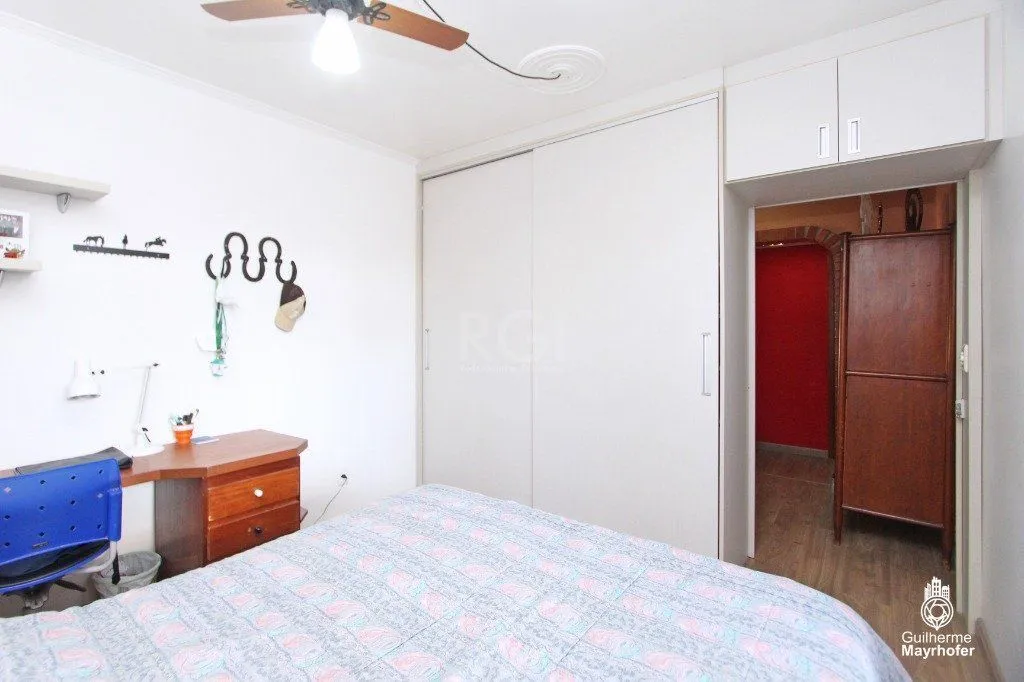 Imagem Casa para Venda - 500m², 5 dormitórios, sendo 2 suites, 5 vagas - Menino Deus