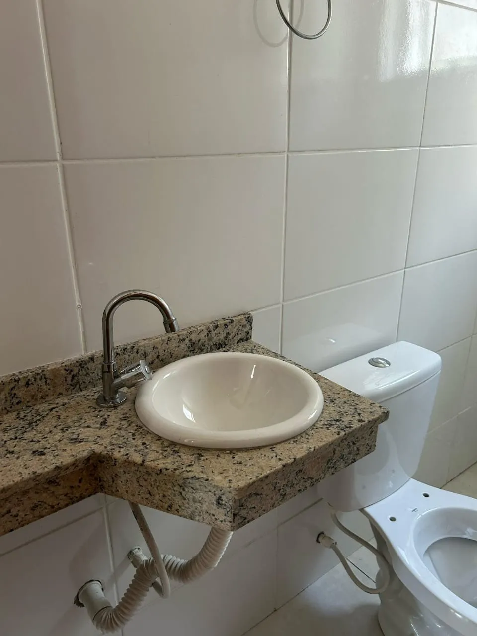 Imagem Sobrado Frontal para Locação na Cidade Líder - Excelente Custo-Benefício