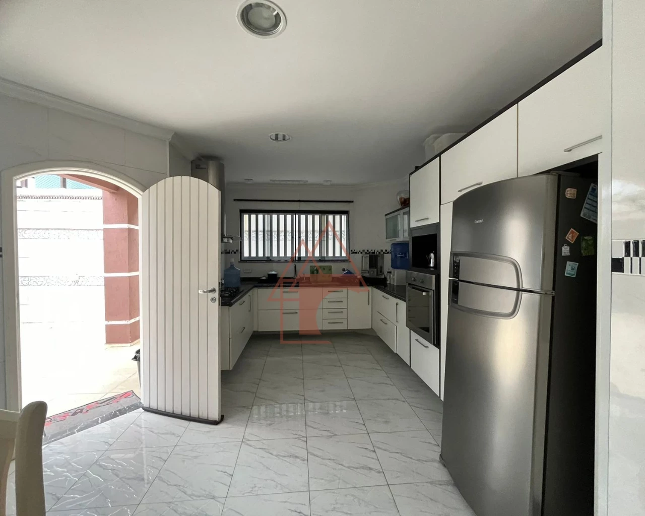 Imagem Sobrado com 4 Quartos à Venda ou Locação, 233 metros em Vila Ponte Nova - Cubatão