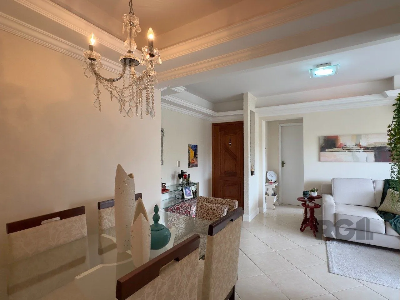 Imagem APARTAMENTO 2 DORMITÓRIOS, DE FRENTE, COM VAGA DE GARAGEM NO JARDIM BOTÂNICO