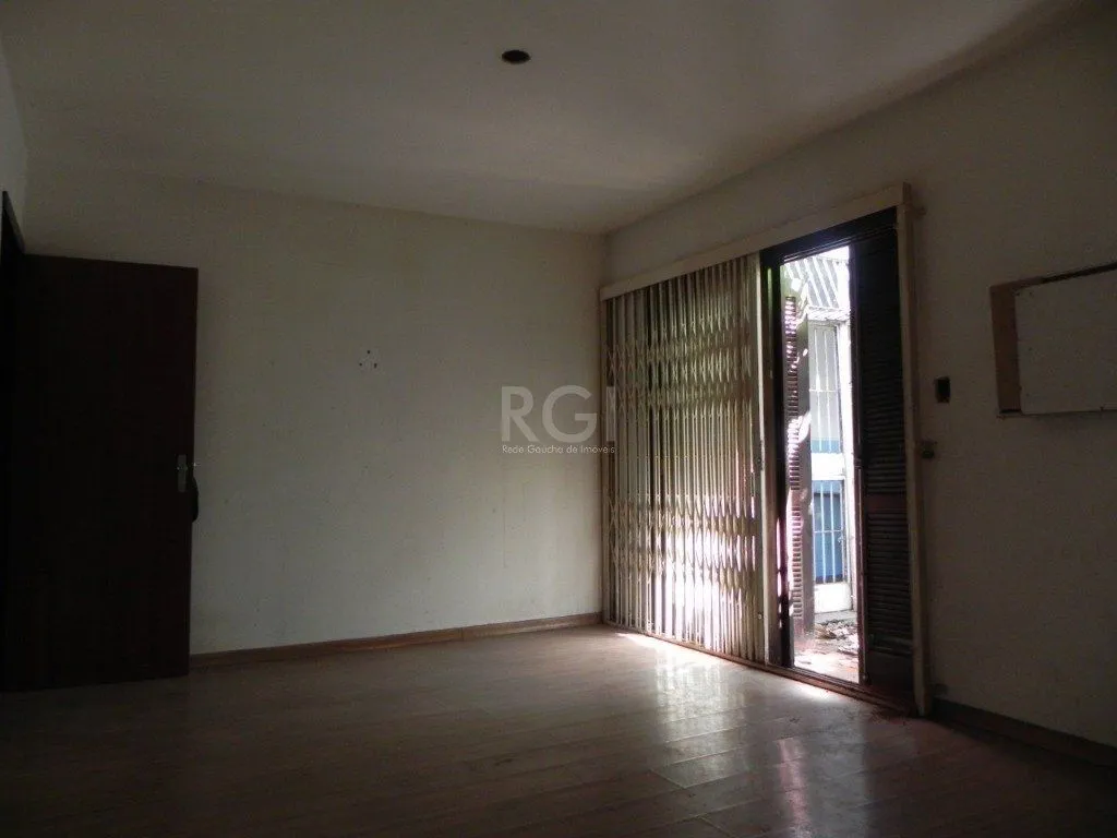 Imagem Casa para Venda - 110m², 4 dormitórios, sendo 1 suites, 4 vagas - Jardim Itu