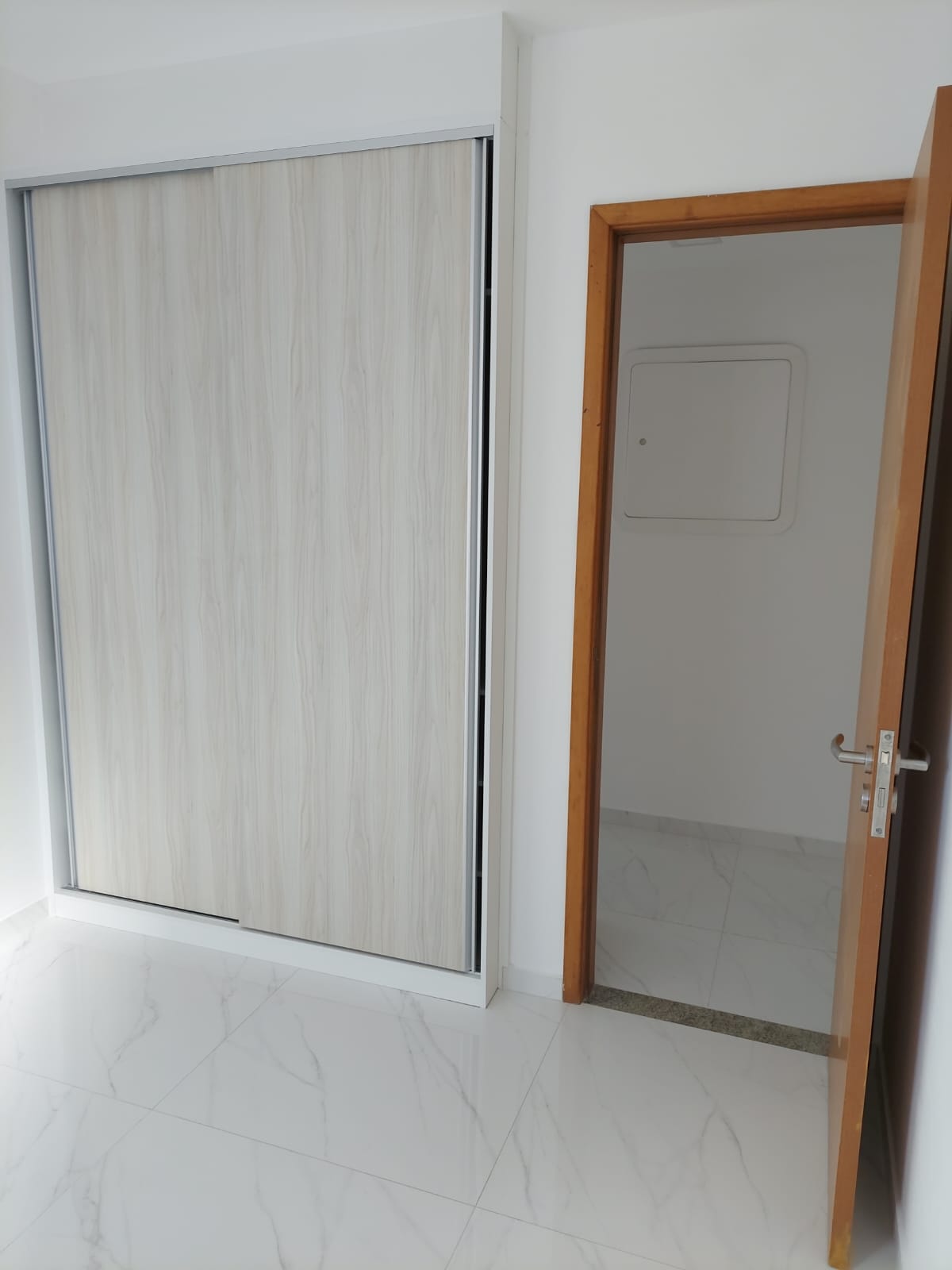 Imagem Apartamento com 4 Quartos à Venda, 126 metros em Pina - Recife