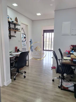 Imagem Casa Sobrado, 4 Dormitórios(sendo 1 suíte),367m², Condomínio Verana.