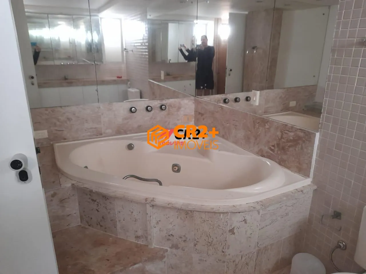 Imagem Cobertura a Venda com 5 Quartos, 3 suítes e Piscina com 460m² em Boa Viagem em R