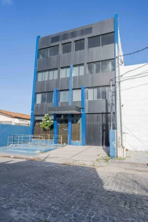Prédio no Salgado Filho