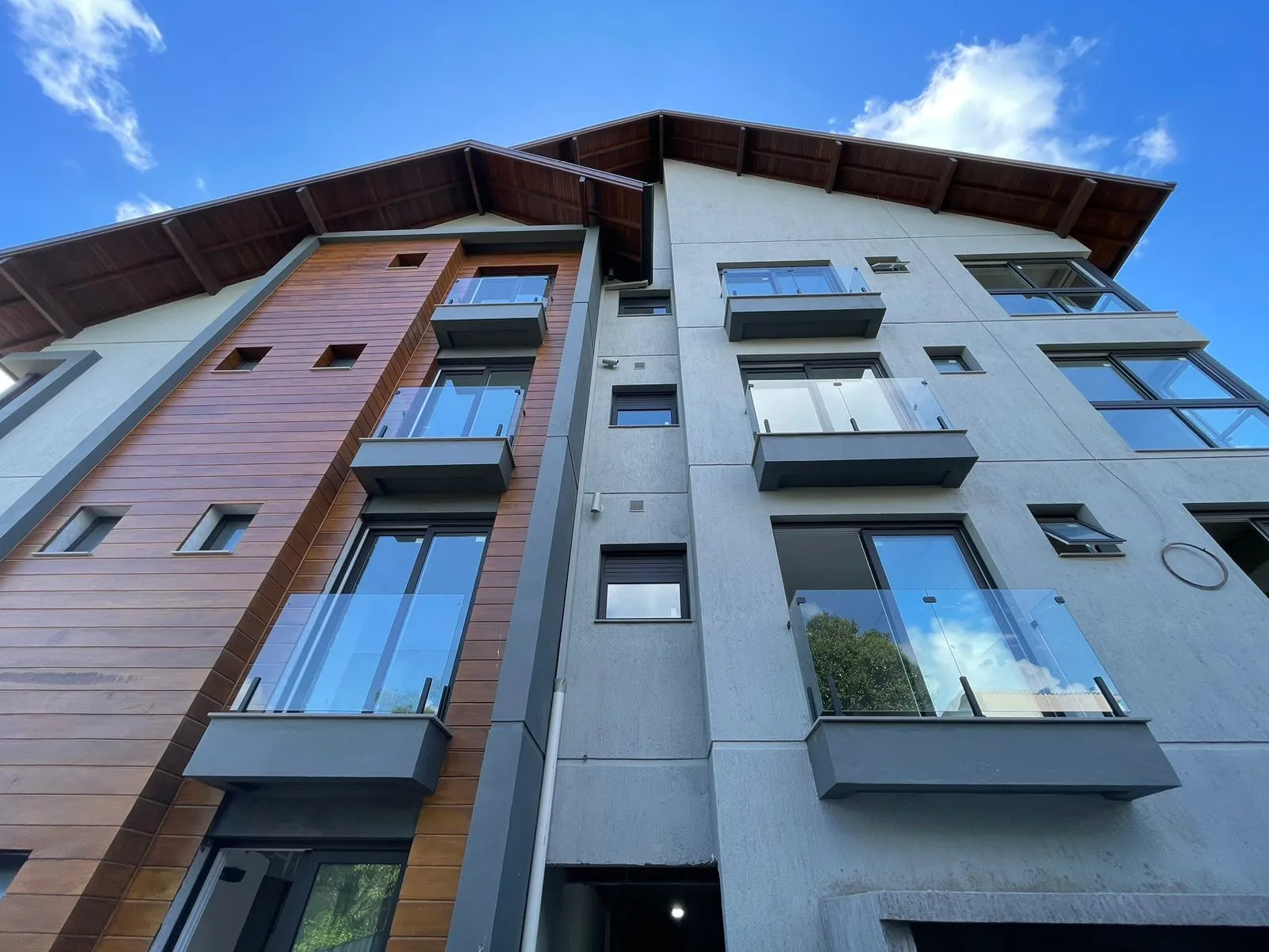 Imagem Apartamento à venda em Gramado, Floresta, com 2 quartos, 71.98m2