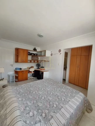 Imagem Casa de Luxo em Condomínio: 4 Quartos, 3 Suítes, 3 Salas em Piatã, Salvador-BA - 230m² de Pura Elegância e Conforto!