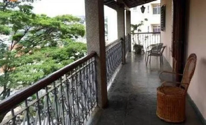 Imagem Casa ampla, arejada, confortável e muito conservada no Santa Lucia!