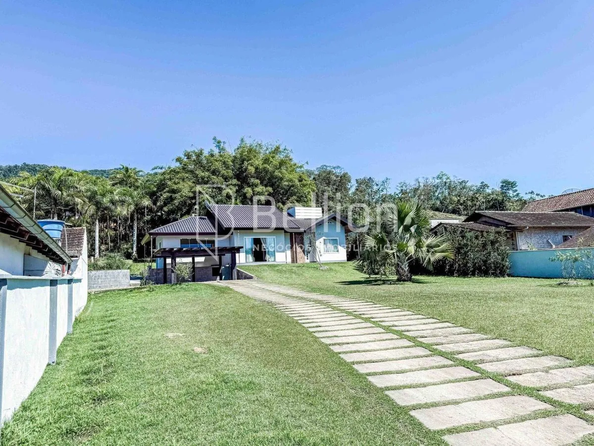 Imagem Casa com 2 lagoas, água corrente e piscina, um verdadeiro paraíso!