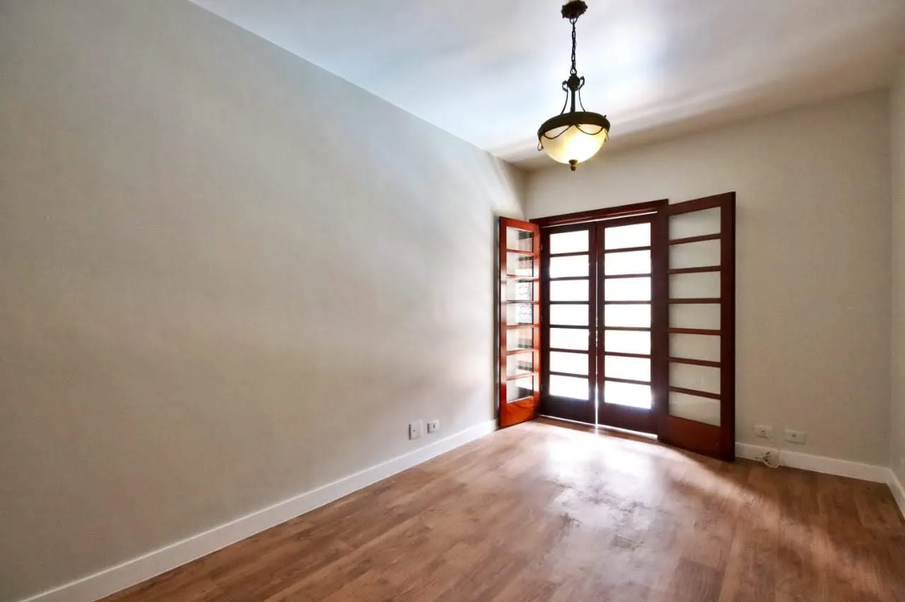 Imagem CASA RESIDENCIAL em SANTANA DE PARNAÍBA - SP, ALPHAVILLE