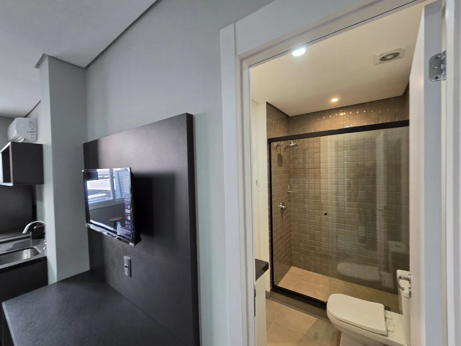 Imagem Flat à venda em Porto Alegre, Centro Histórico, com 1 quarto, 30m2