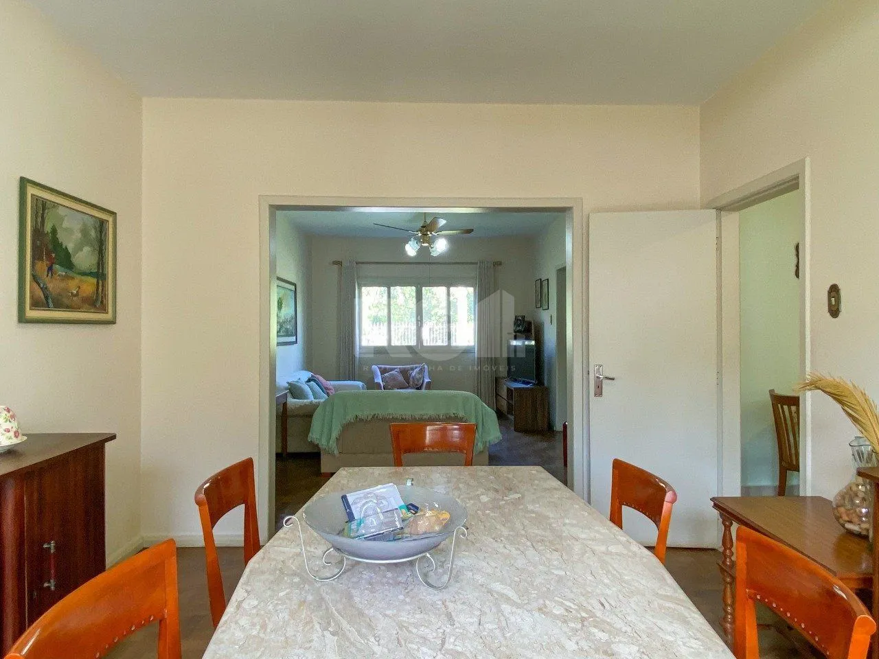 Imagem Casa com 4 dormitórios, no bairro Nossa Senhora das Graças em Canoas/RS